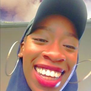 Meet your Posher, Briana